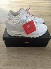 Supreme x nike air max 1