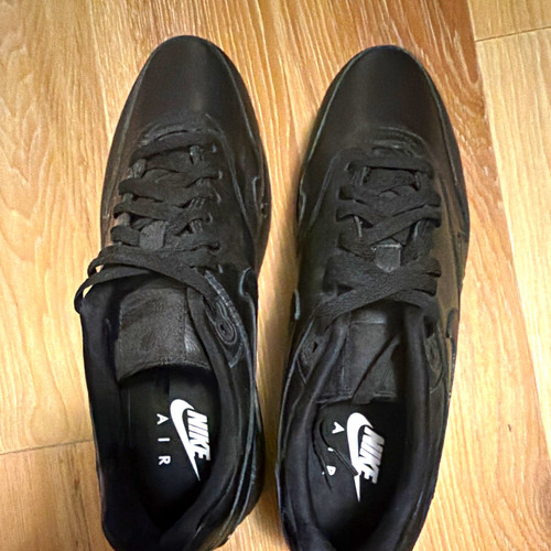 Custom all black nike - black,